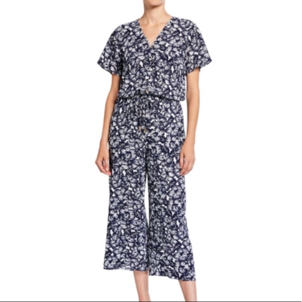 Michael Kors Floral V-Neck Culotte Jumpsuit🍀
